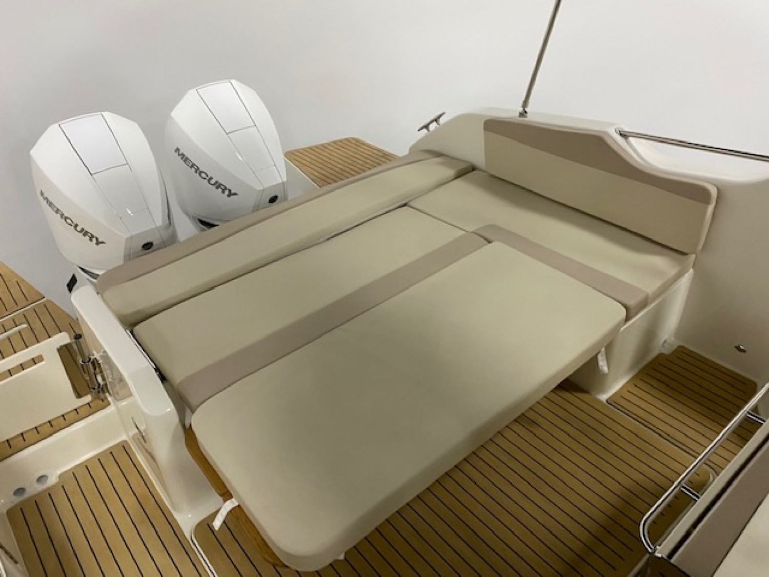 slider 14 Quicksilver Activ 875 Sundeck